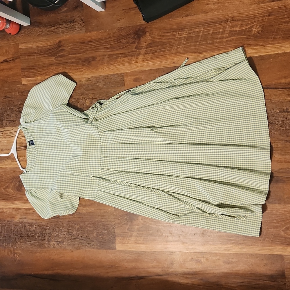 Cute cottagecore dress, yelliw blue and green.